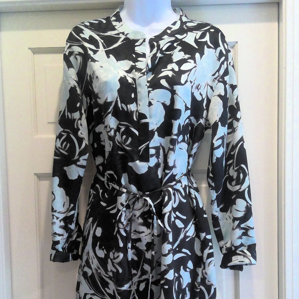 𝅺Simply Vera silk dress shirt, perfect!!